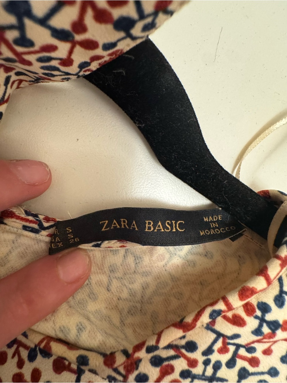 Zara Cream, Black and Red Abstract Print Back-Tie Blouse - Picture 4 of 5